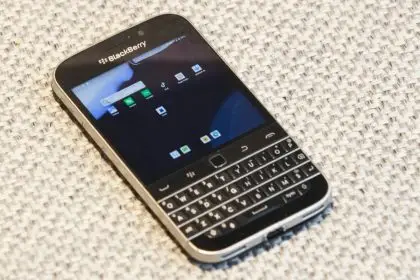 Zinwu Q25 Blackberry Classic running Android 13